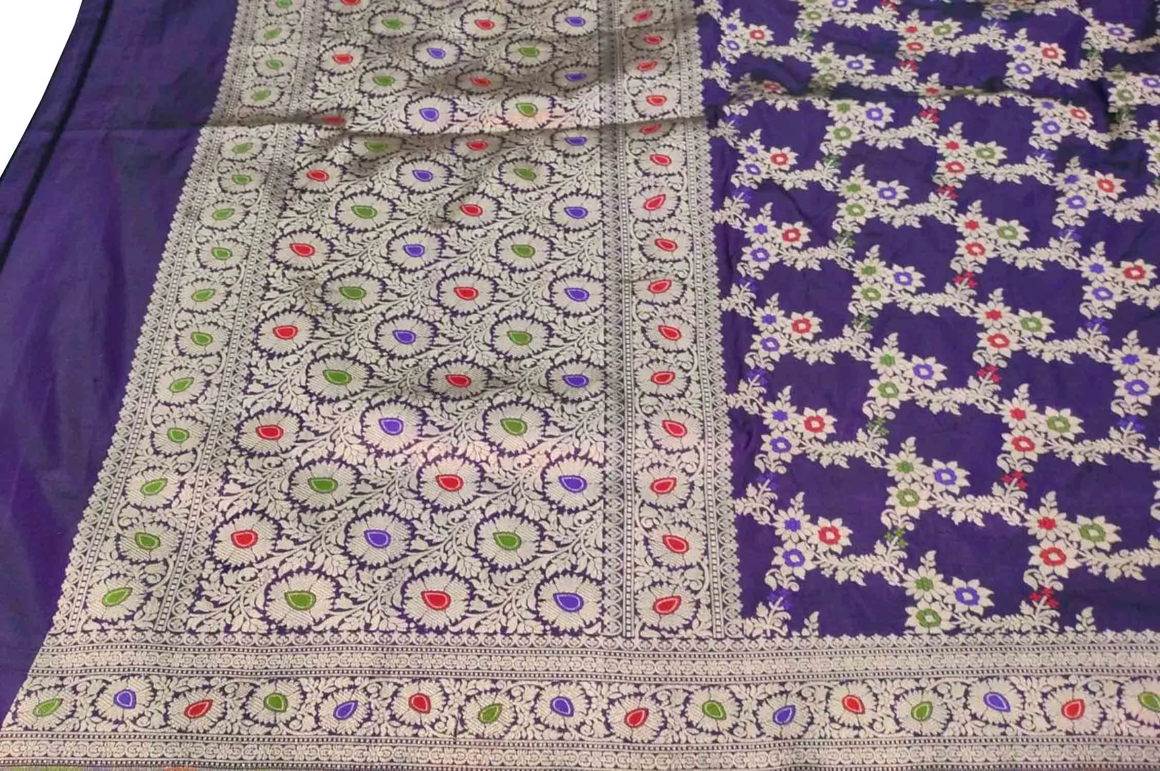 Exquisite Purple Banarasi Silk Dupatta - Handloom Crafted