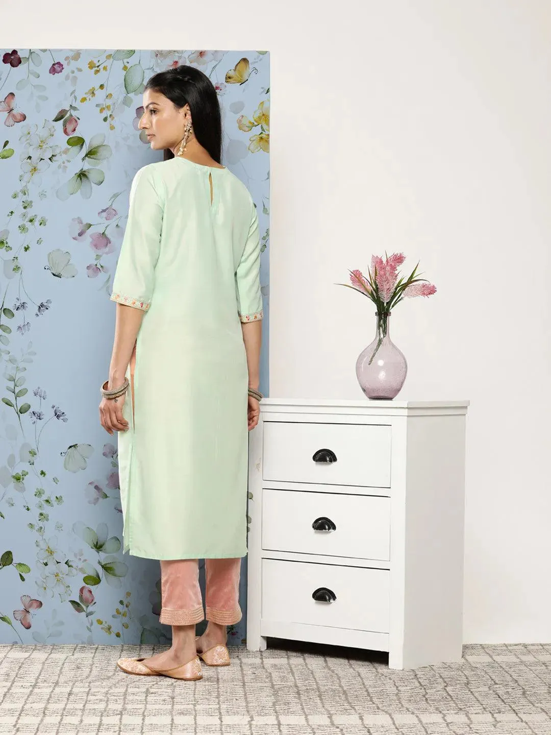 Green Yoke Design Silk Blend Straight Kurta