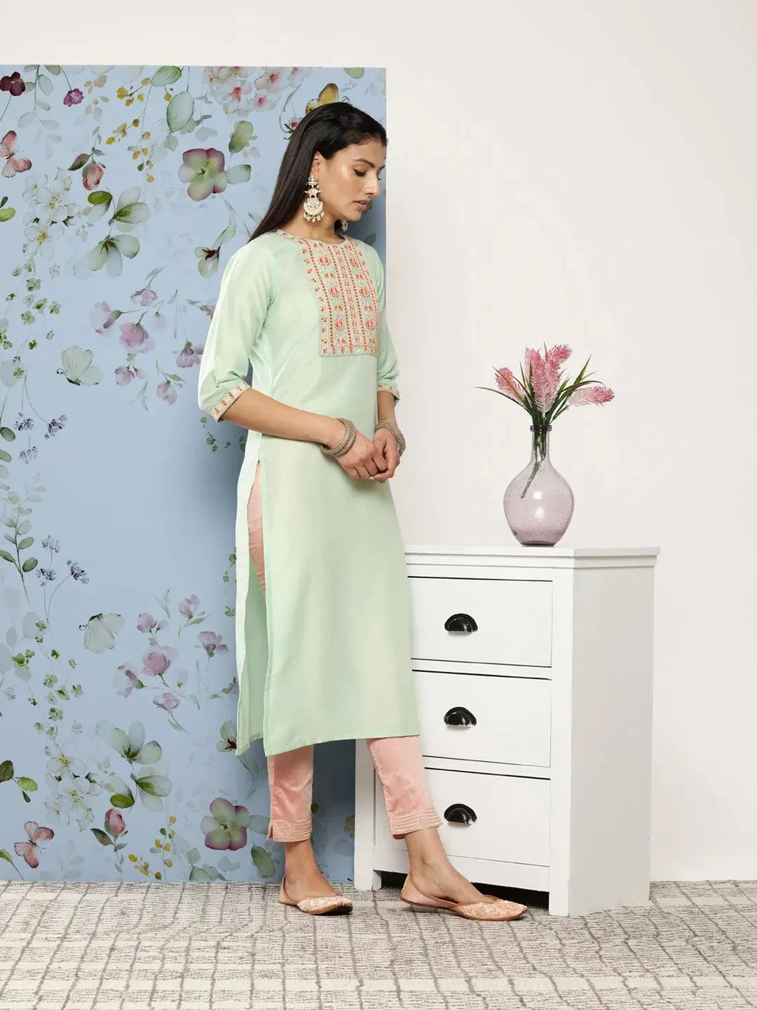 Green Yoke Design Silk Blend Straight Kurta