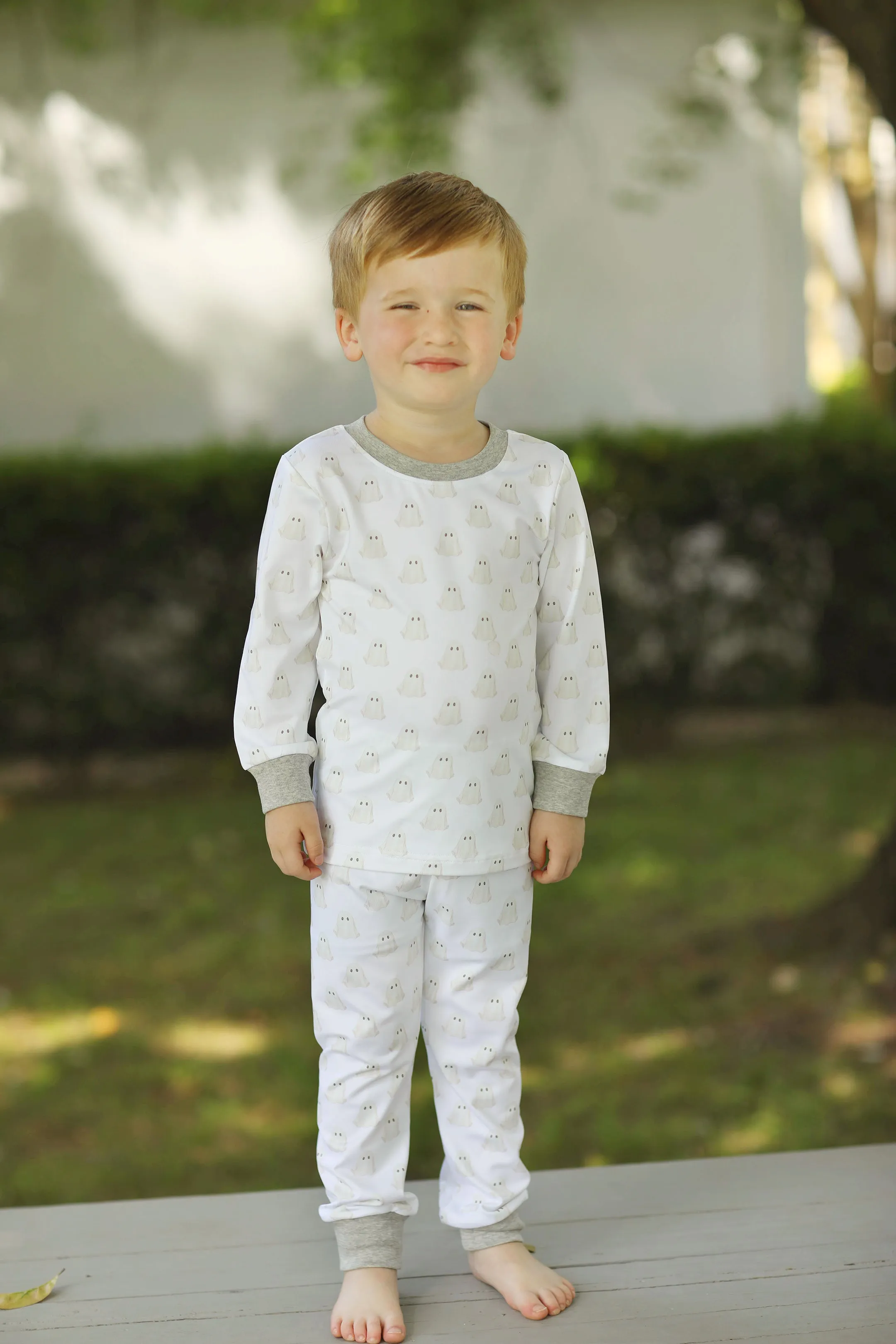 Watercolor Ghost Print Gray Knit Pajamas
