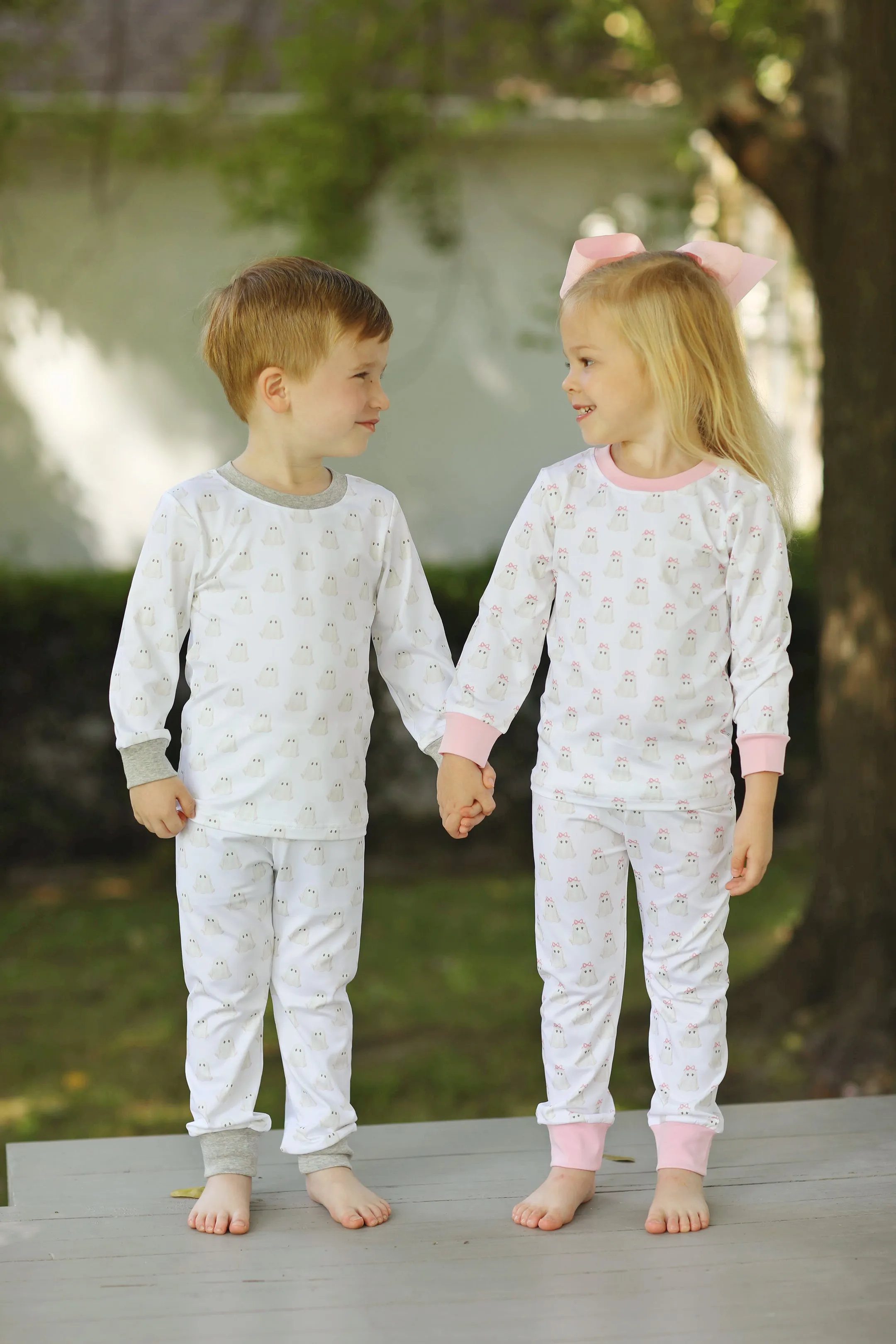 Watercolor Ghost Print Gray Knit Pajamas
